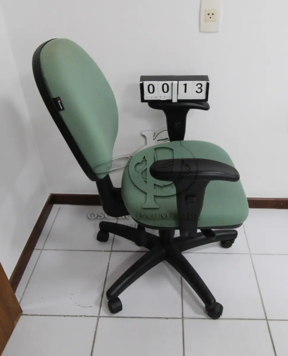 LOTE 013 - LOTE - 0013 - CADEIRA SECRETÁRIA GIRATÓRIA C/ BRAÇO