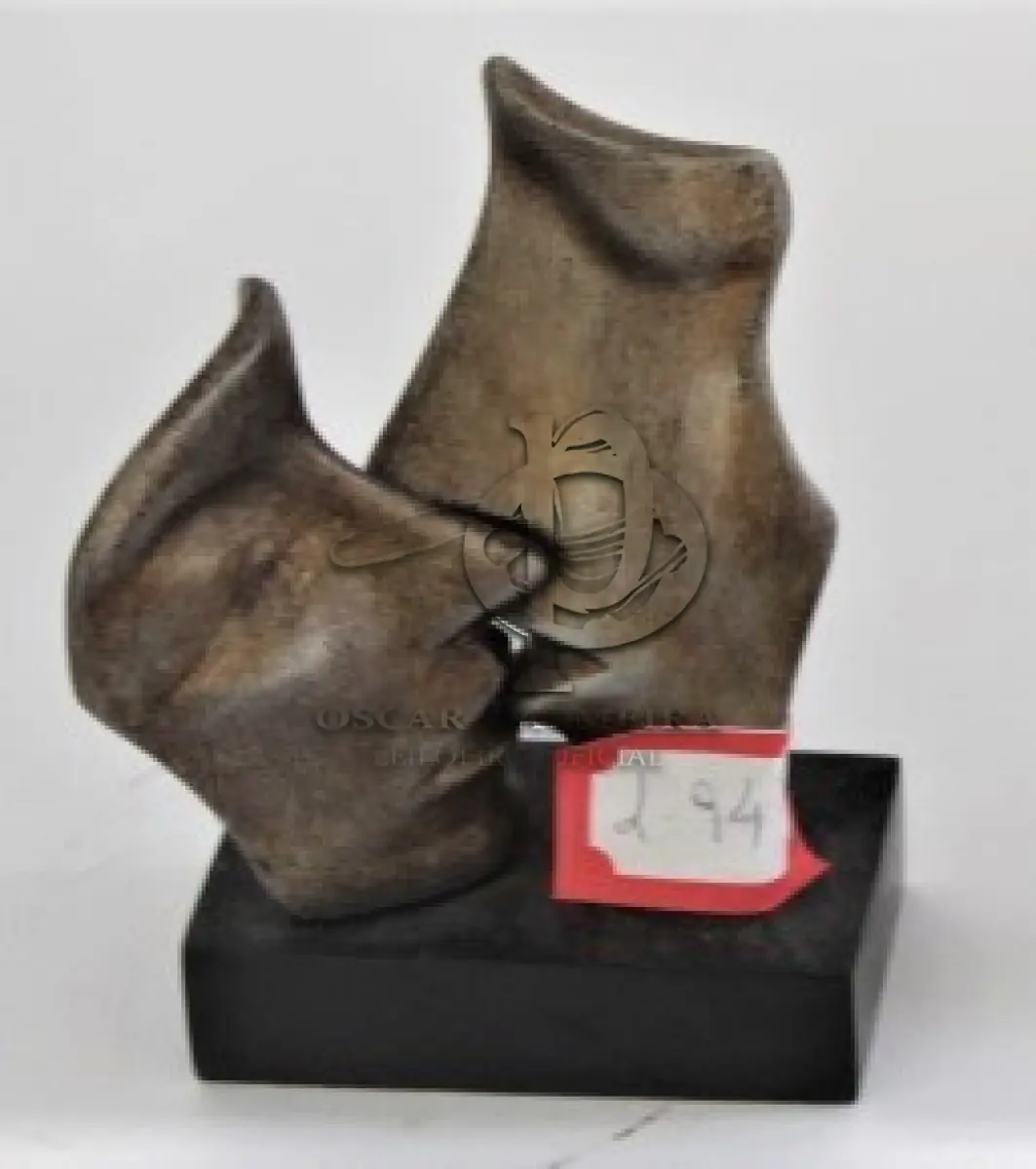 LOTE 094 - ESCULTURA