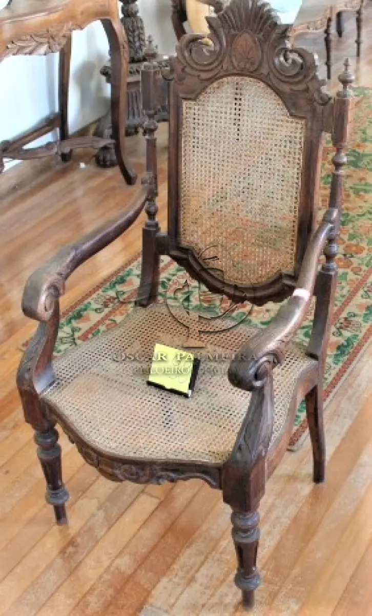 LOTE 098 - CADEIRA