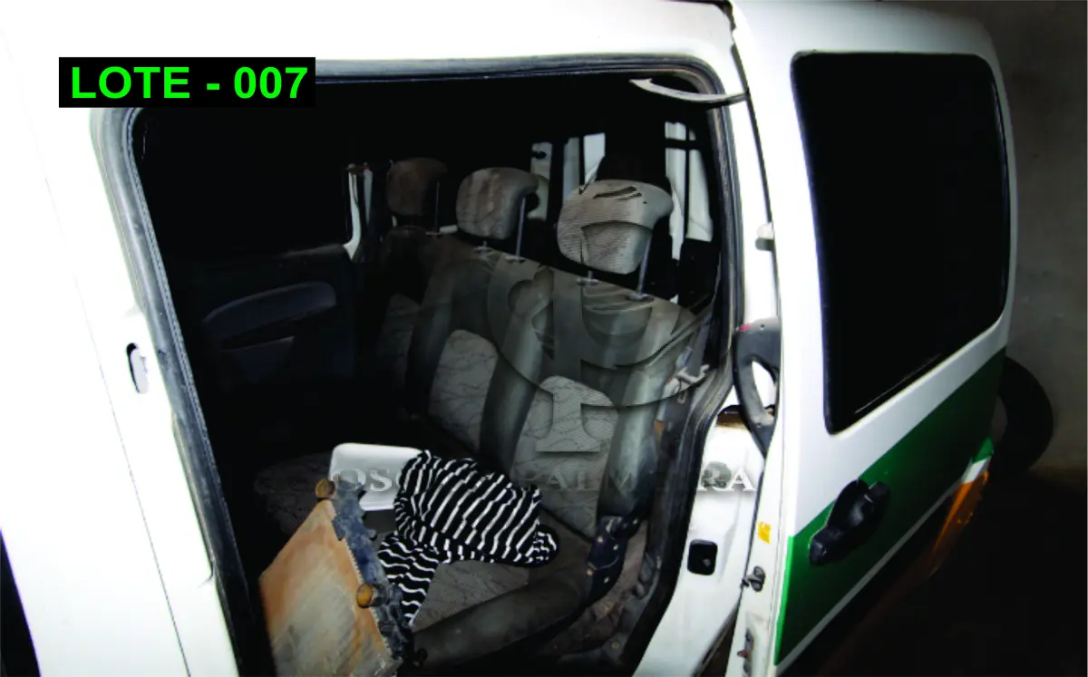 LOTE 007 - VEÍCULO - FIAT DOBLÓ ATTRACTIVE 1.4, 2015/2016, ALCOOL/GASOLINA, DÉBITO POR CONTA DO ARREMATANTE R$ 3.971,04.