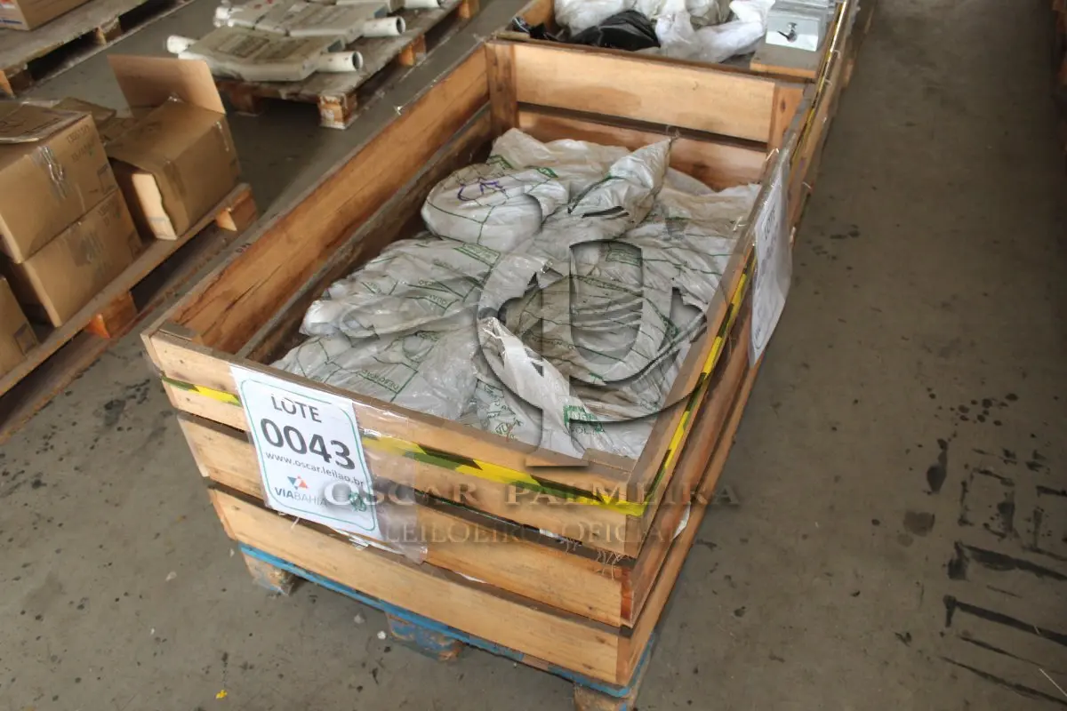 LOTE 043 - MATERIAL DIVERSO