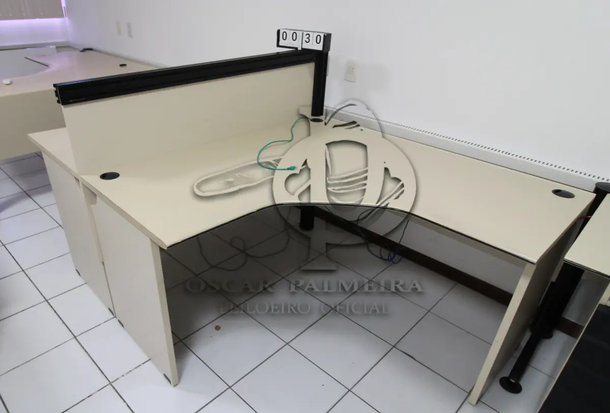 LOTE 030 - LOTE - 0030 - MESA EM L ESTAÇÃO DE TRABALHO CONJ. 2 PÇS.