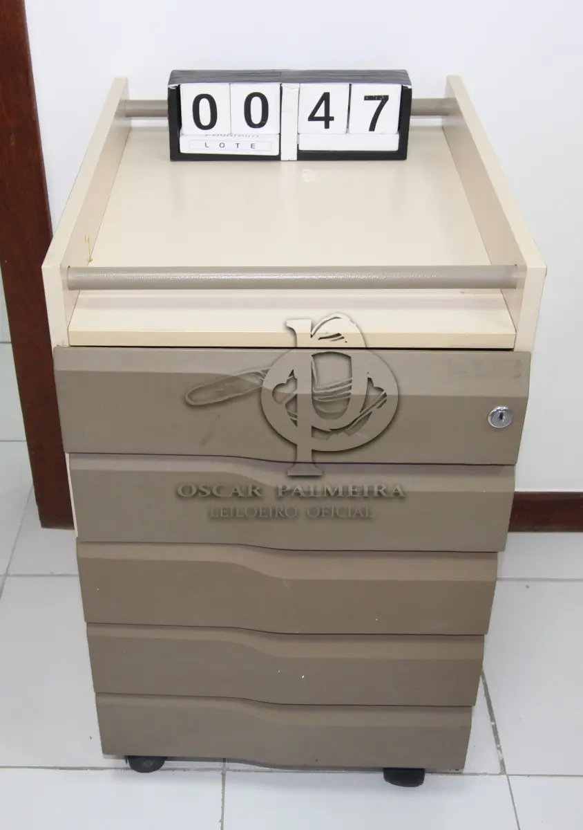 LOTE 047 - LOTE - 0047 - GAVETEIRO 3 GAVETAS