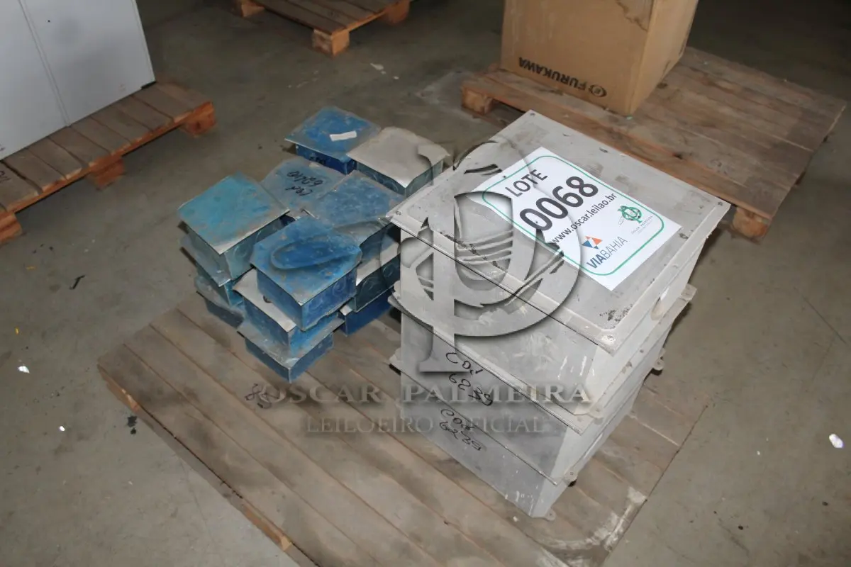 LOTE 068 - MATERIAL DIVERSO