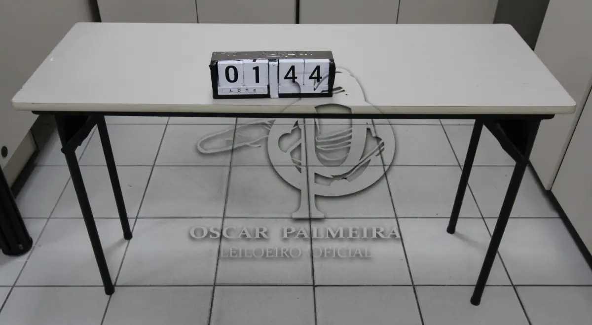 LOTE 144 - LOTE - 0144 - MESA P/ AUDITÓRIO C/ PÉS DOBRÁVEIS