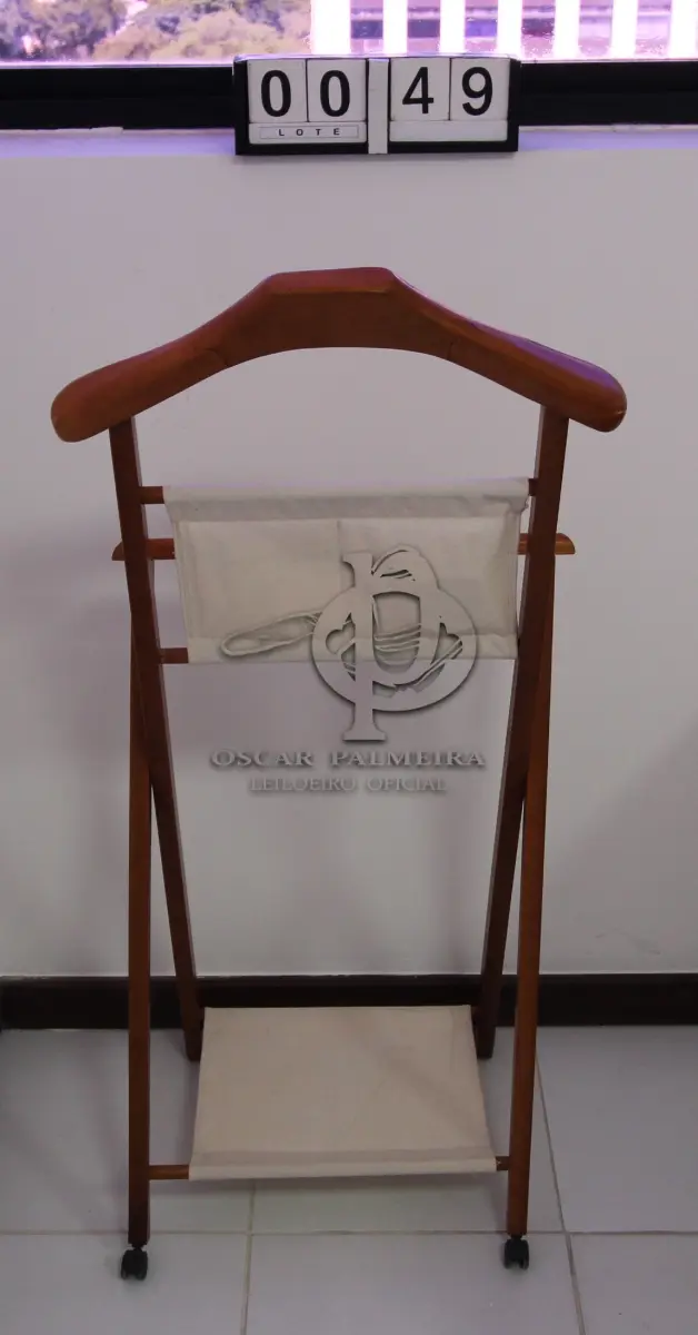 LOTE 049 - LOTE - 0049 - PORTA PALETÓ