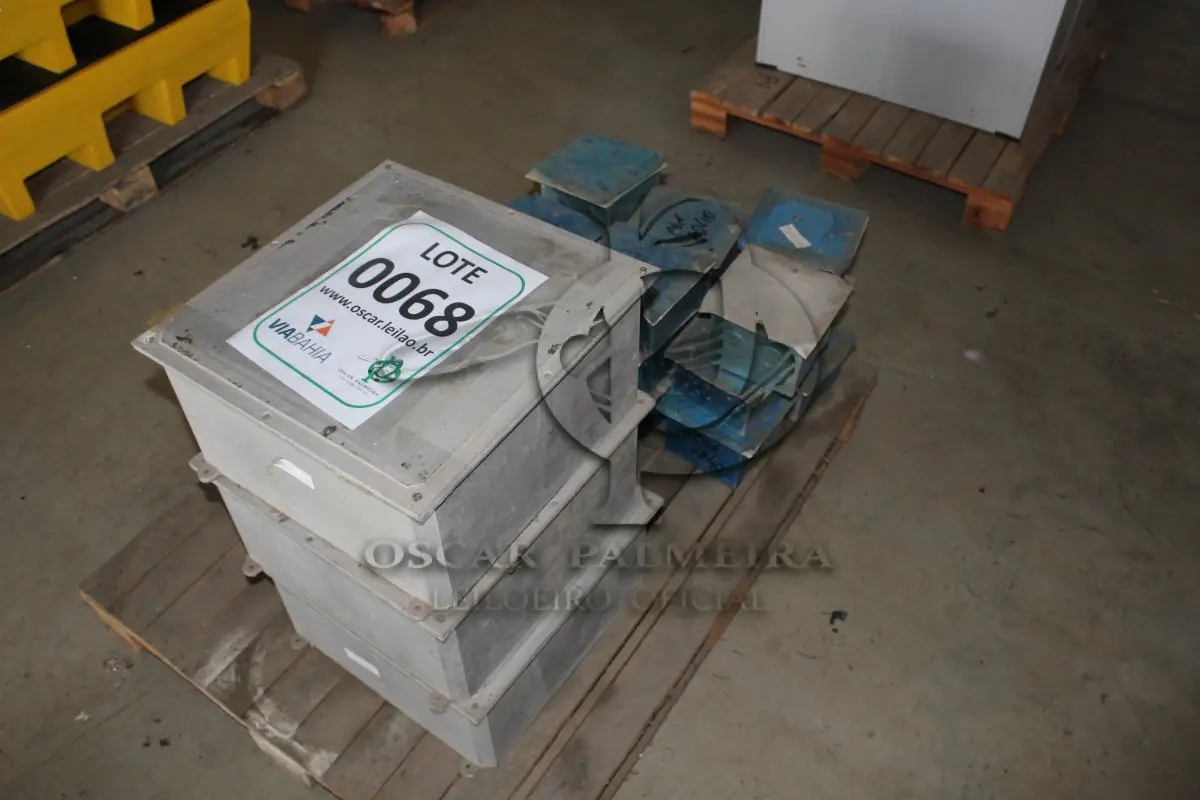 LOTE 068 - MATERIAL DIVERSO