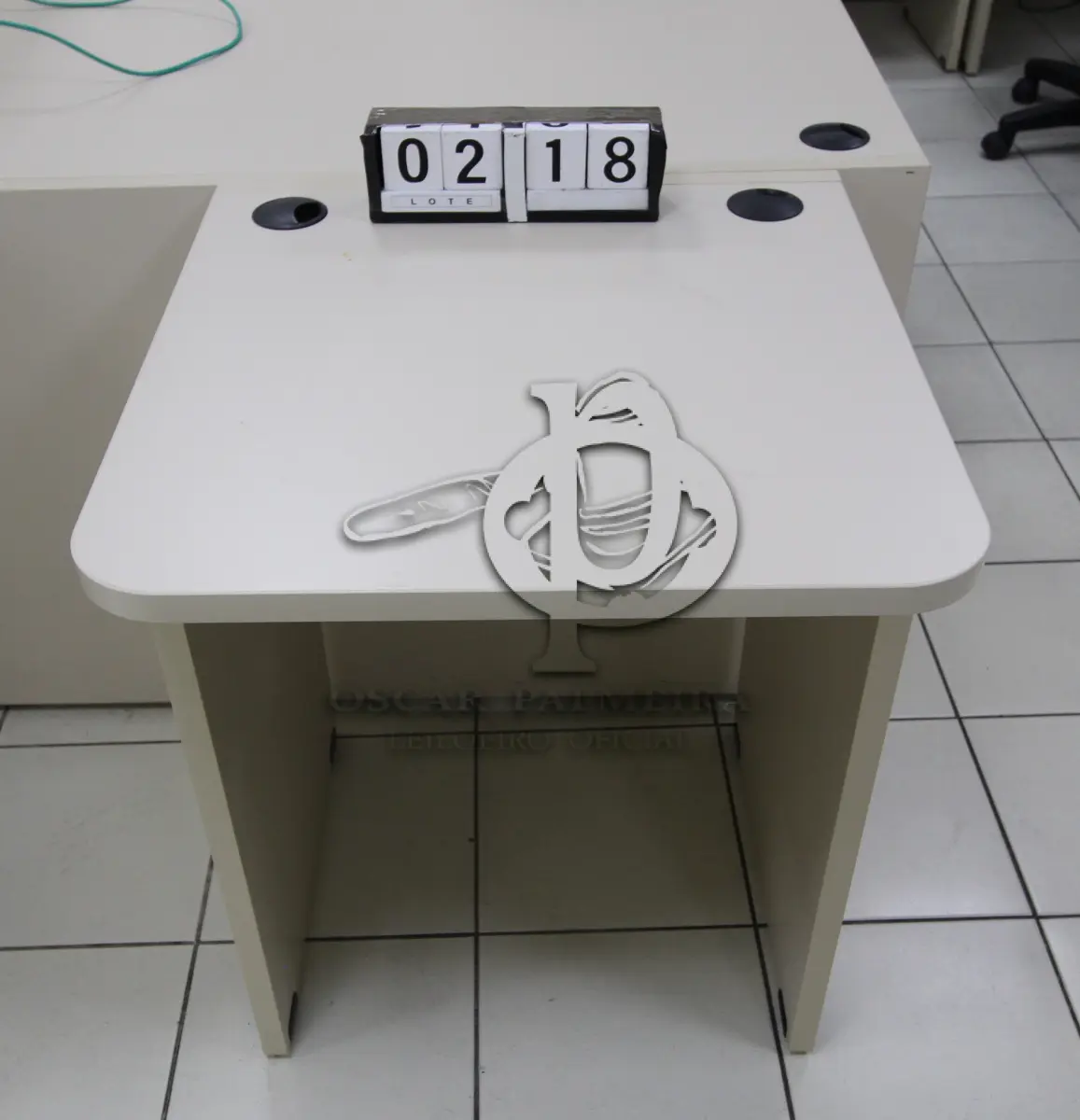 LOTE 218 - LOTE - 0218 - MESA SUPORTE P/ IMPRESSORA