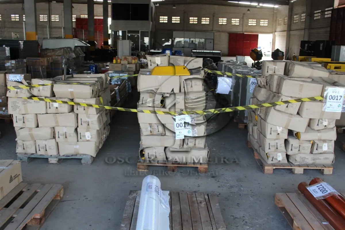 LOTE 017 - MATERIAL DIVERSO