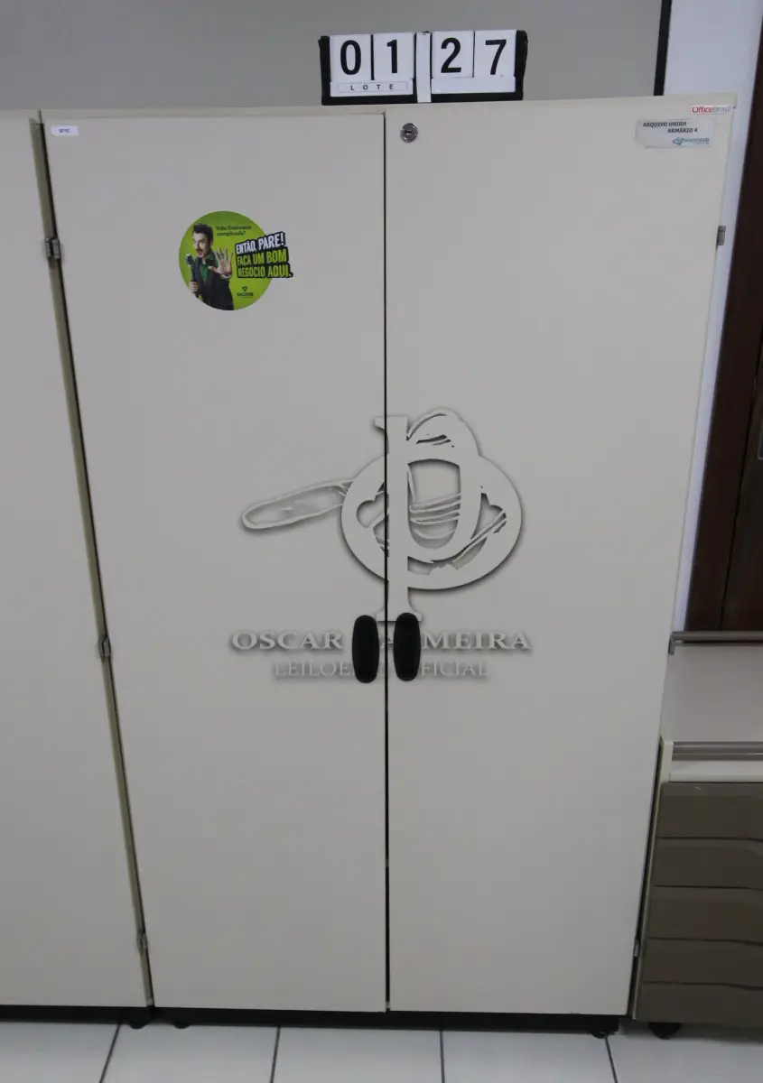 LOTE 127 - LOTE - 0127 - ARMÁRIO 2 PORTAS ALTO