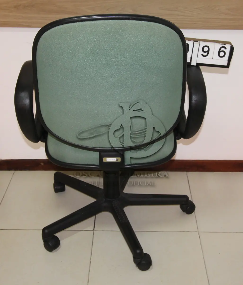 LOTE 096 - LOTE - 0096 - CADEIRA DIRETOR GIRATÓRIA C/ BRAÇO