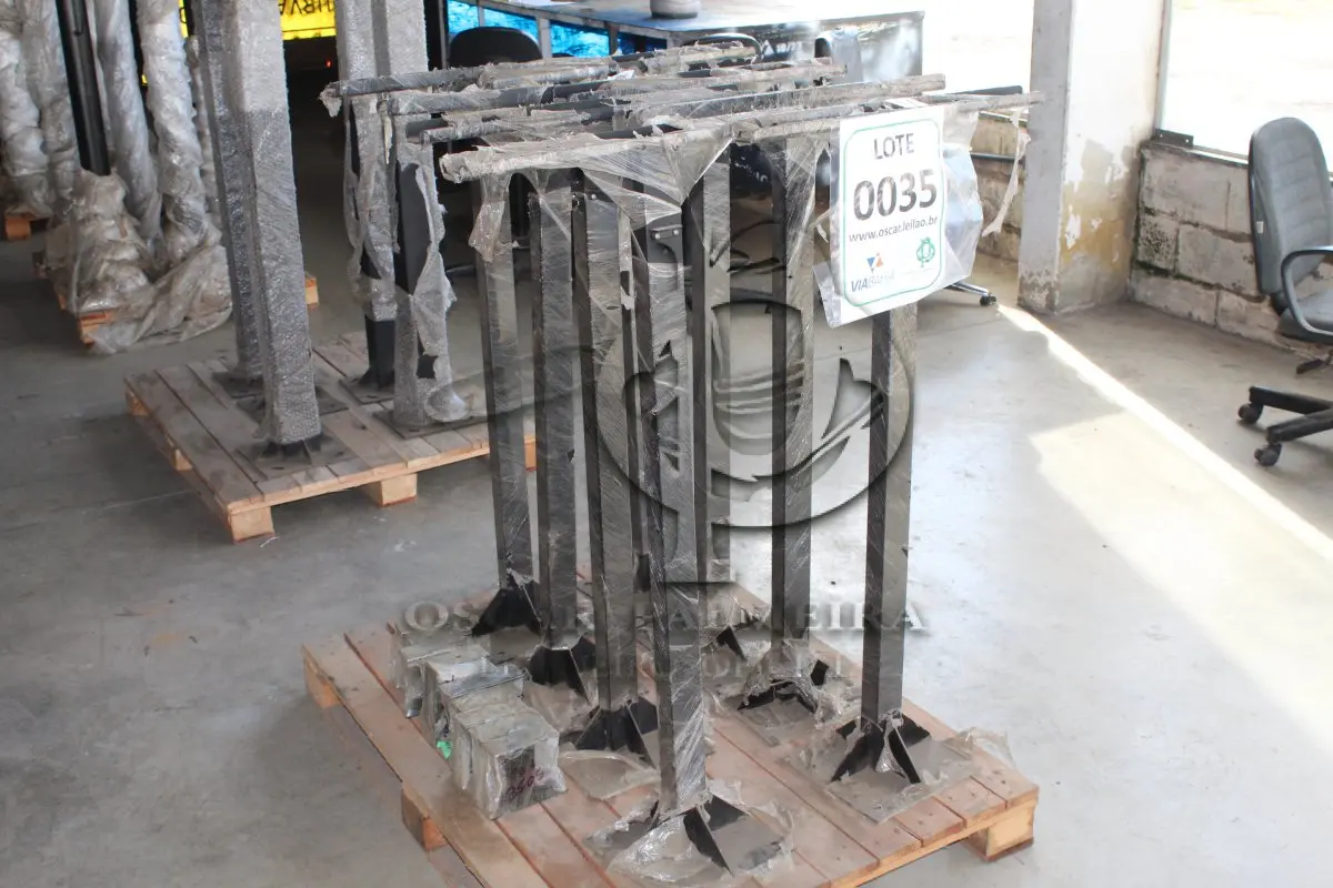 LOTE 035 - MATERIAL DIVERSO