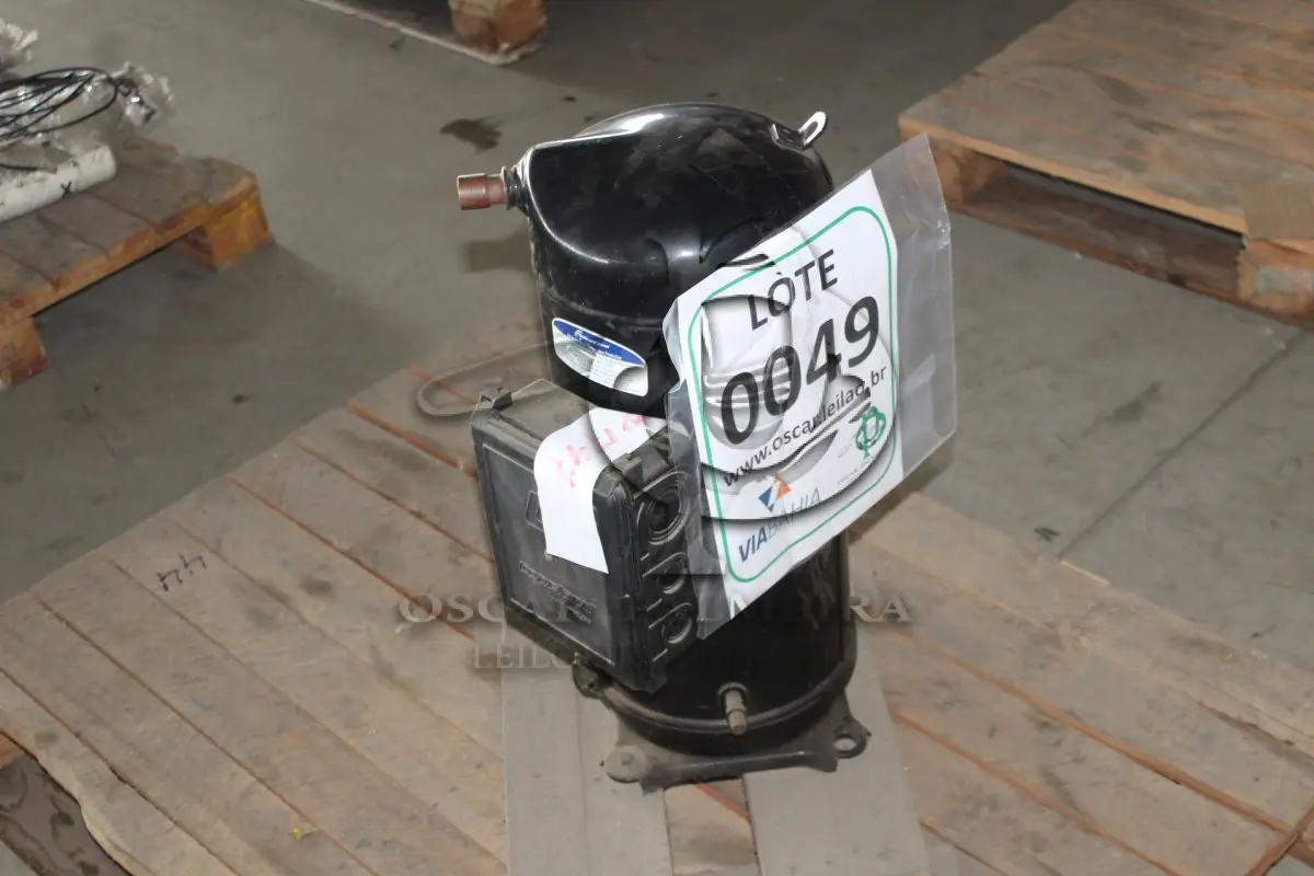 LOTE 049 - MATERIAL DIVERSO