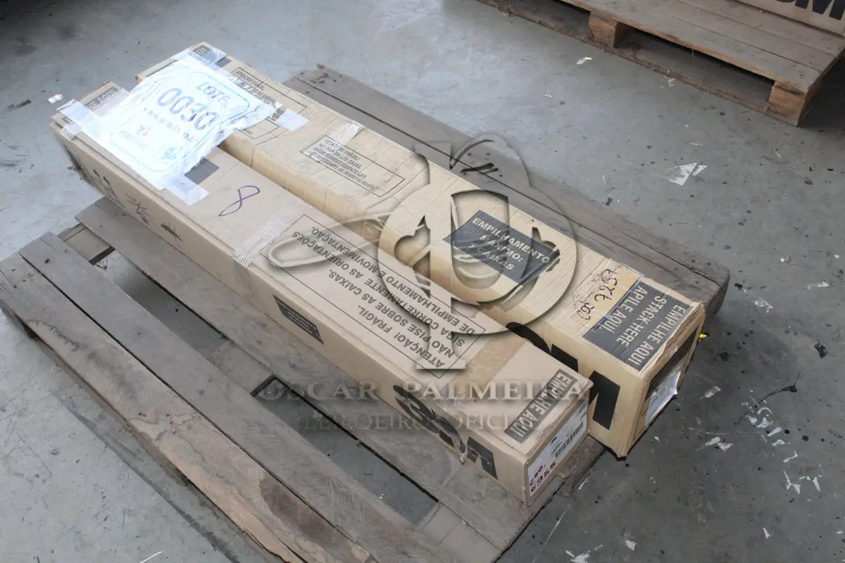 LOTE 030 - MATERIAL DIVERSO