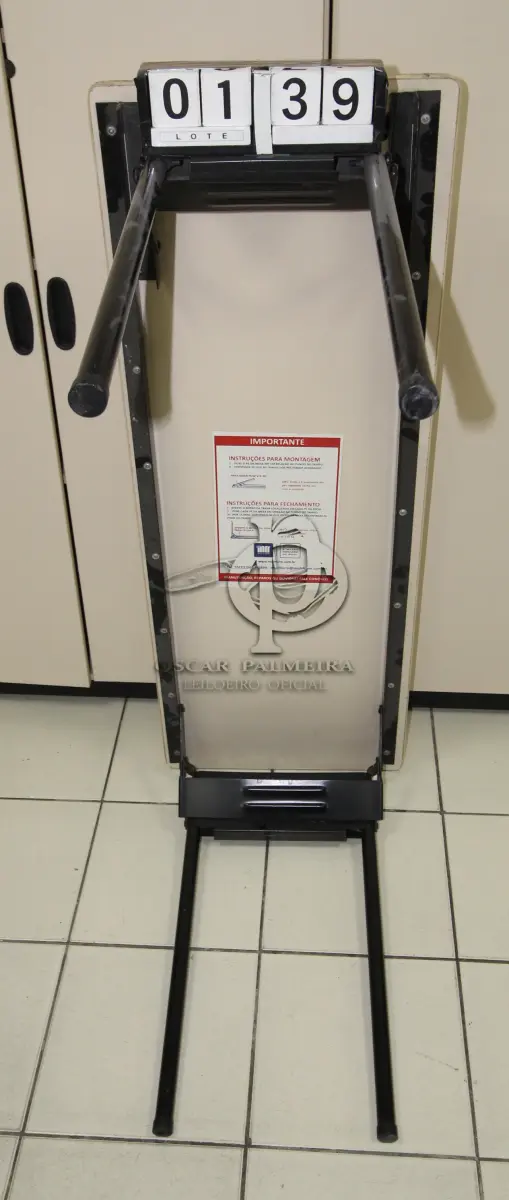 LOTE 139 - LOTE - 0139 - MESA P/ AUDITÓRIO C/ PÉS DOBRÁVEIS