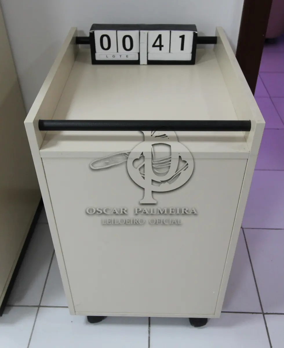 LOTE 041 - LOTE - 0041 - GAVETEIRO 3 GAVETAS