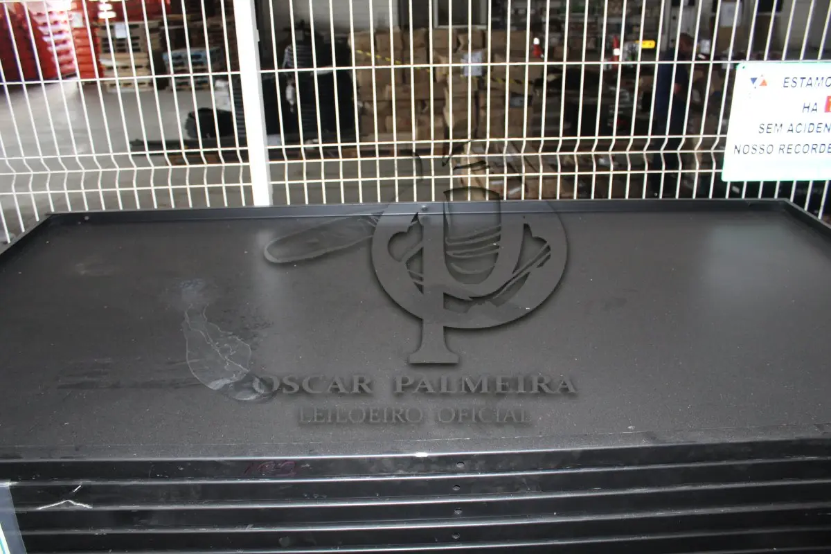 LOTE 077 - MATERIAL DIVERSO