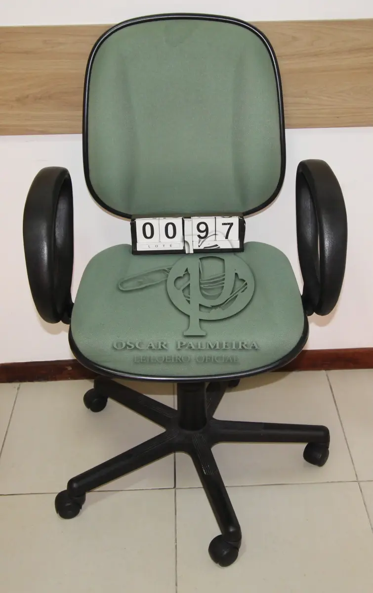 LOTE 097 - LOTE - 0097 - CADEIRA DIRETOR GIRATÓRIA C/ BRAÇO