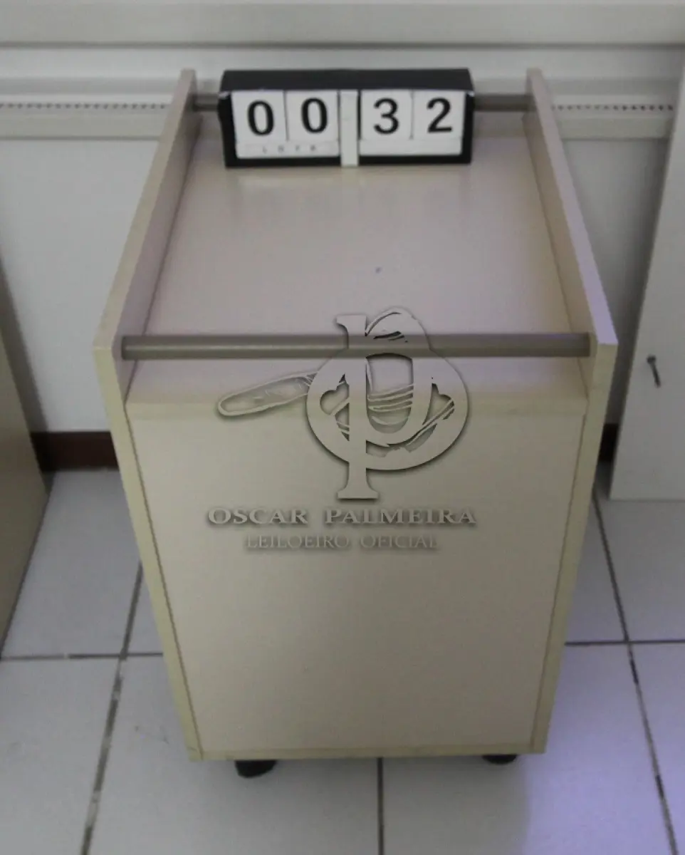 LOTE 032 - LOTE - 0032 - GAVETEIRO 3 GAVETAS