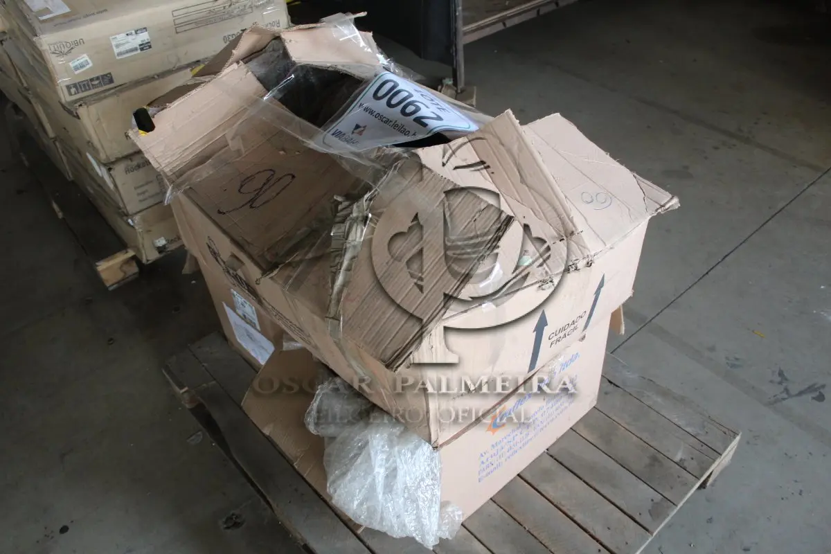 LOTE 062 - MATERIAL DIVERSO