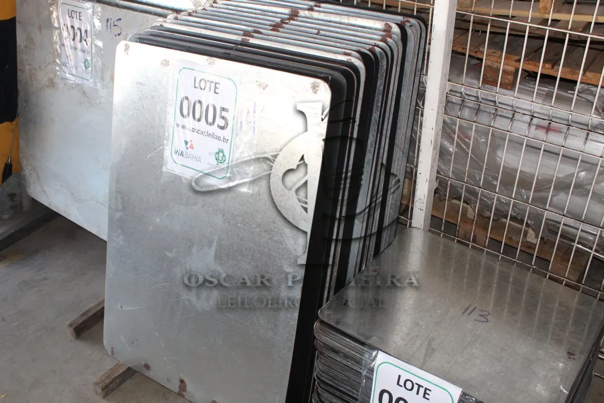 LOTE 005 - MATERIAL DIVERSO