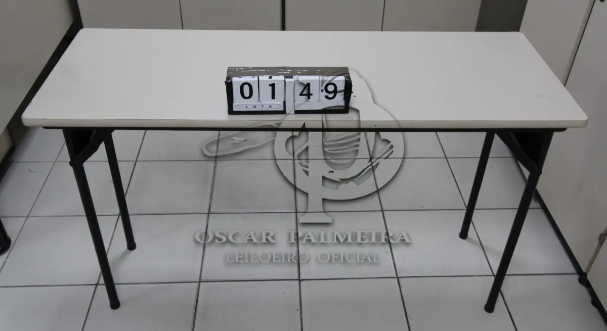 LOTE 149 - LOTE - 0149 - MESA P/ AUDITÓRIO C/ PÉS DOBRÁVEIS