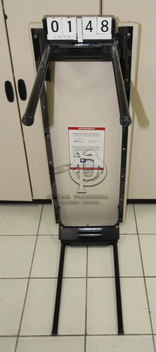 LOTE 148 - LOTE - 0148 - MESA P/ AUDITÓRIO C/ PÉS DOBRÁVEIS