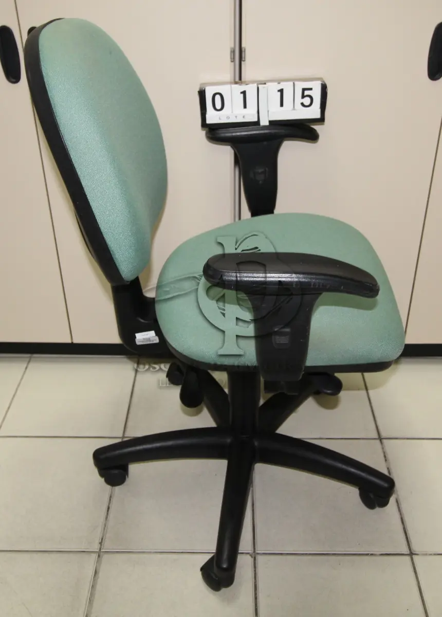 LOTE 115 - LOTE - 0115 - CADEIRA SECRETÁRIA GIRATÓRIA C/ BRAÇO