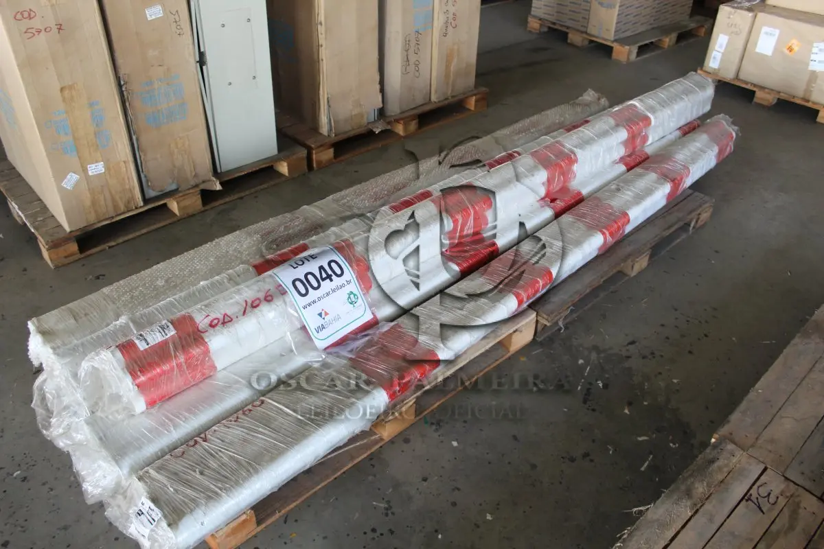 LOTE 040 - MATERIAL DIVERSO