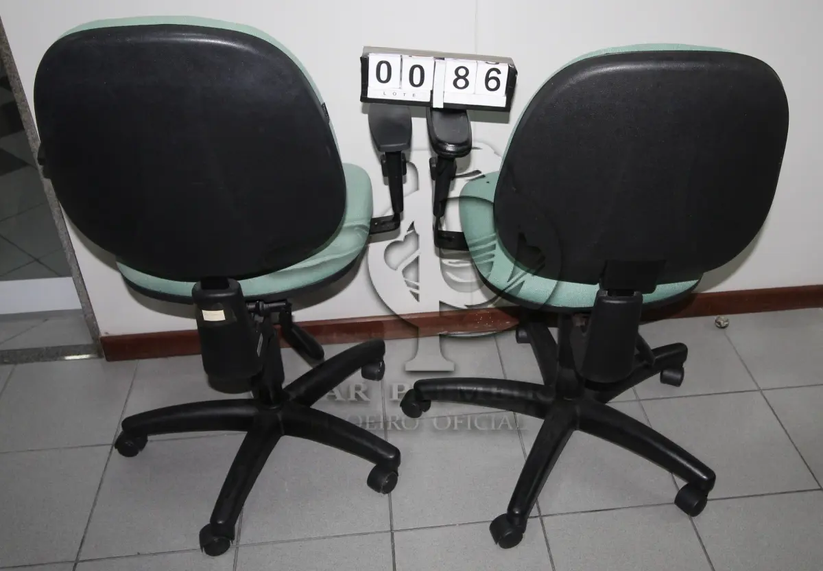 LOTE 086 - LOTE - 0086 - CADEIRA SECRETÁRIA GIRATÓRIA C/ BRAÇO CONJ. 2 PÇS.