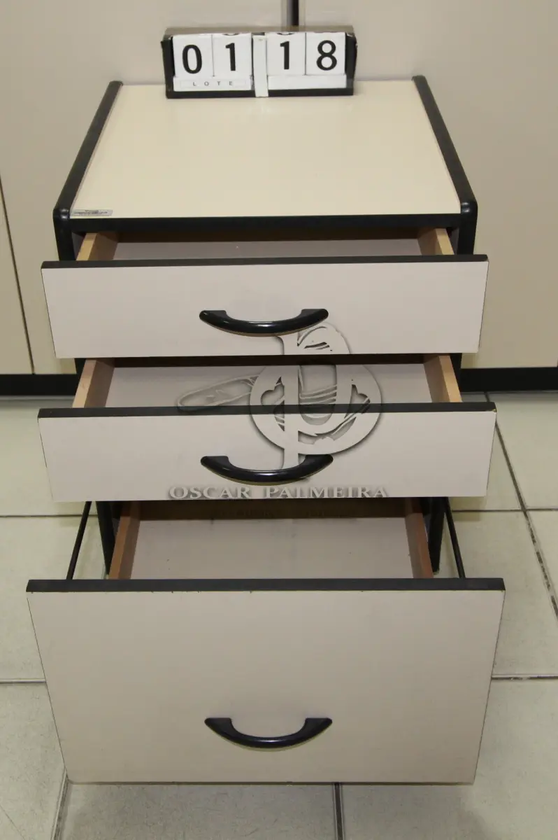 LOTE 118 - LOTE - 0118 - GAVETEIRO 3 GAVETAS