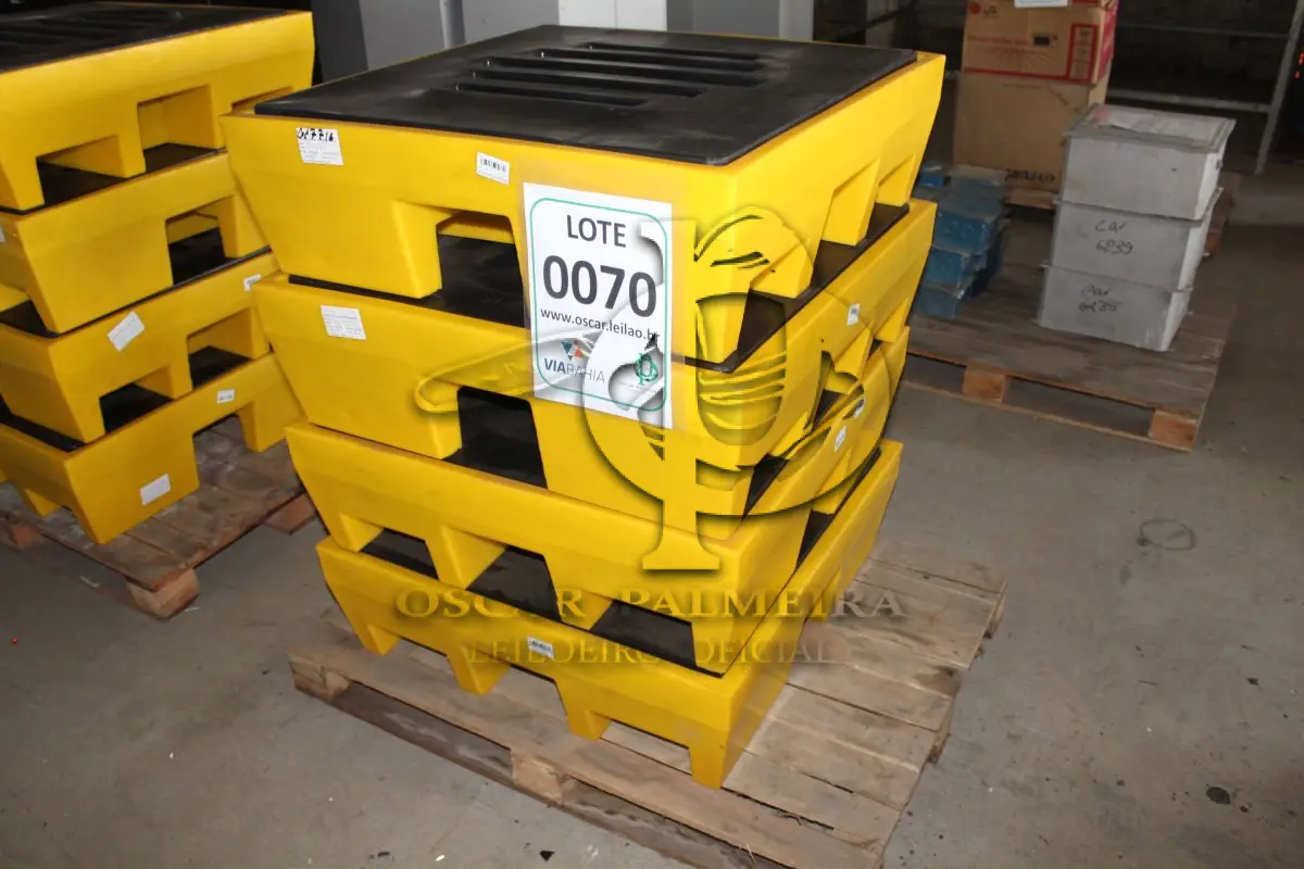 LOTE 070 - MATERIAL DIVERSO