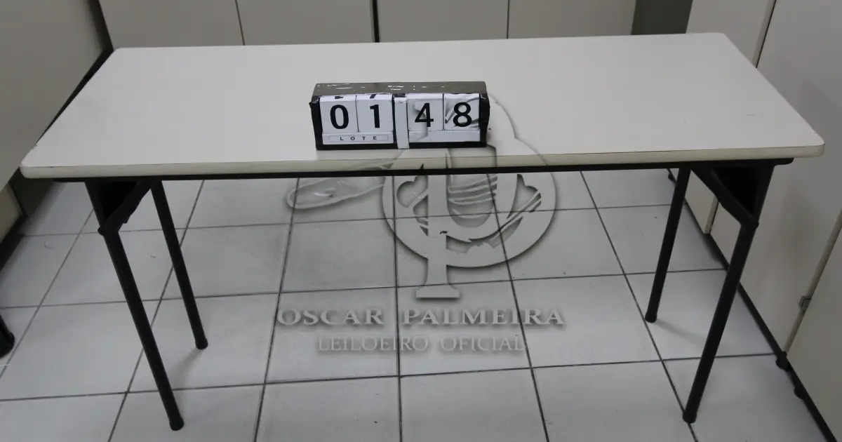 LOTE 148 - LOTE - 0148 - MESA P/ AUDITÓRIO C/ PÉS DOBRÁVEIS