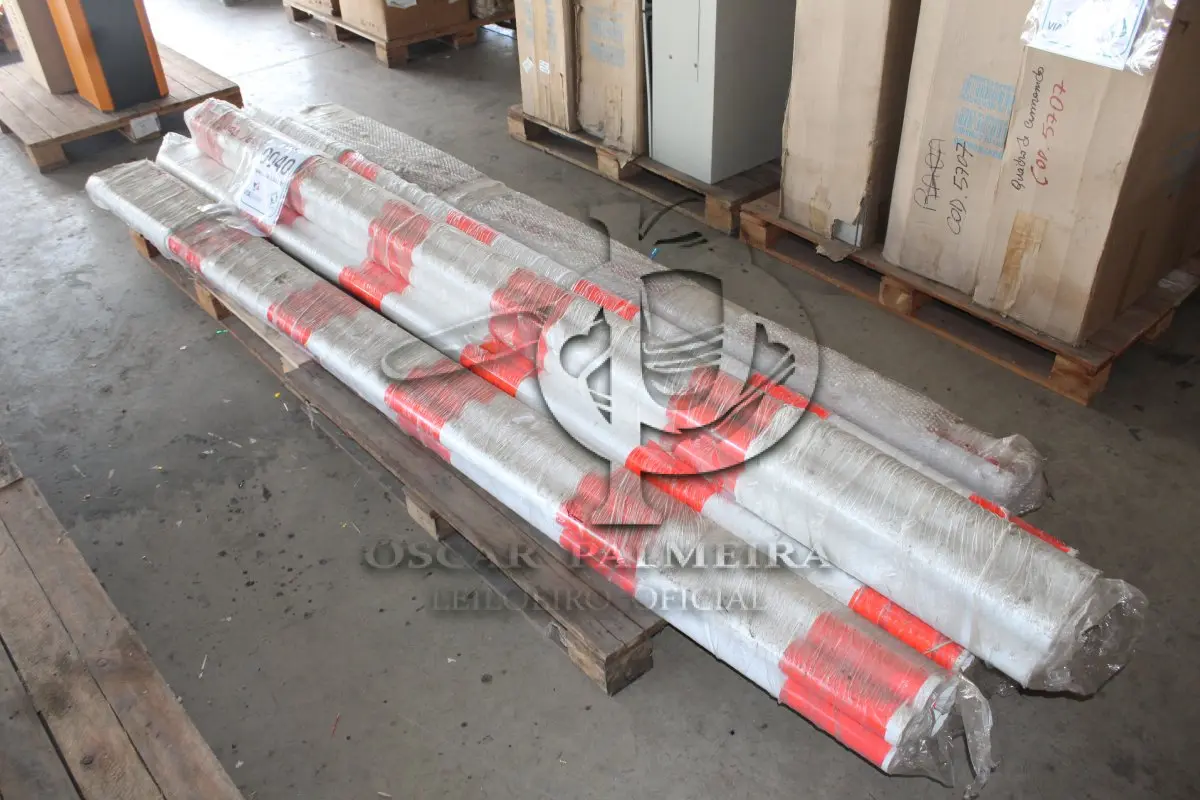 LOTE 040 - MATERIAL DIVERSO