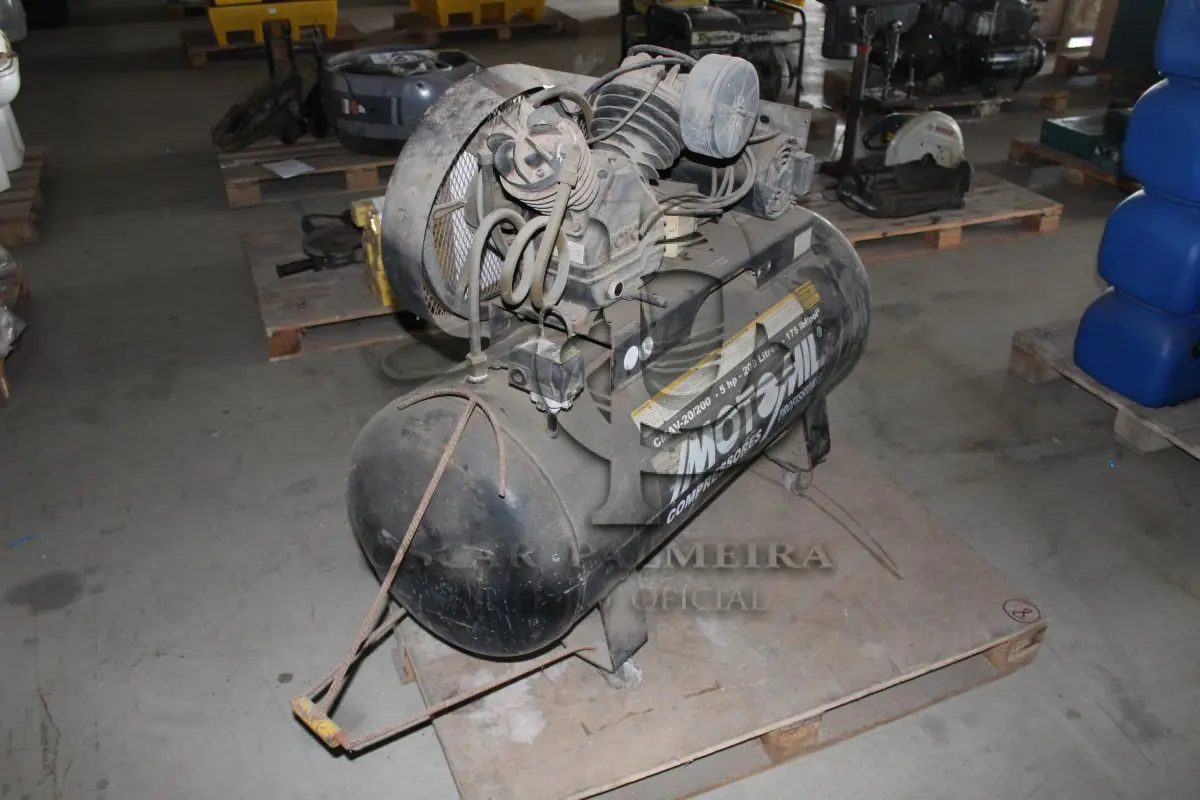 LOTE 080 - MATERIAL DIVERSO