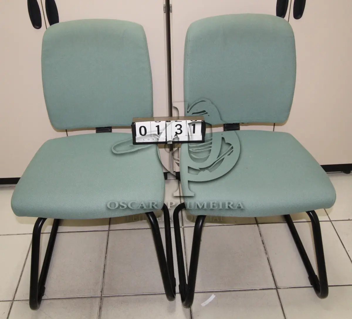 LOTE 131 - LOTE - 0131 - CADEIRA SECRETÁRIA FIXA S/ BRAÇO CONJ. 2 PÇS.