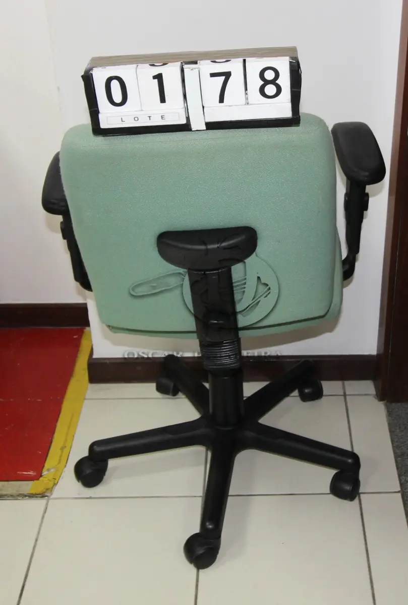 LOTE 178 - LOTE - 0178 - CADEIRA SECRETÁRIA GIRATÓRIA C/ BRAÇO