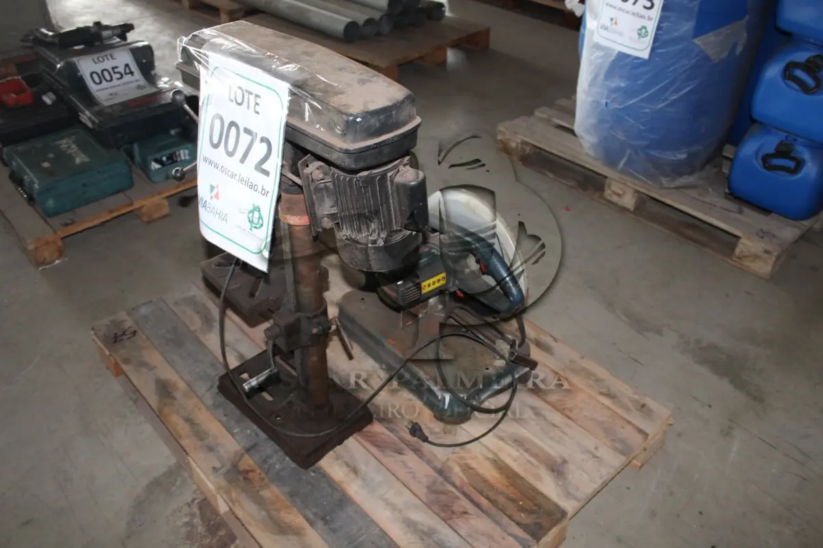 LOTE 072 - MATERIAL DIVERSO