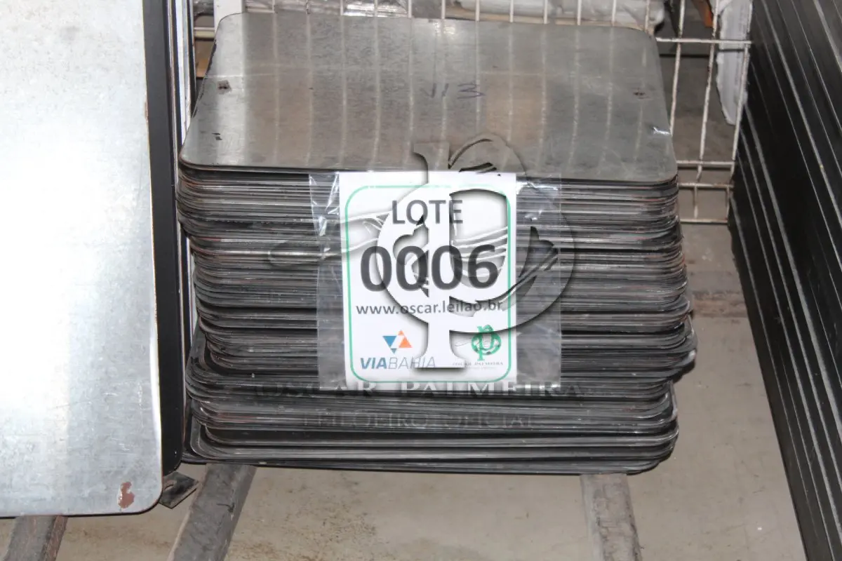 LOTE 006 - MATERIAL DIVERSO