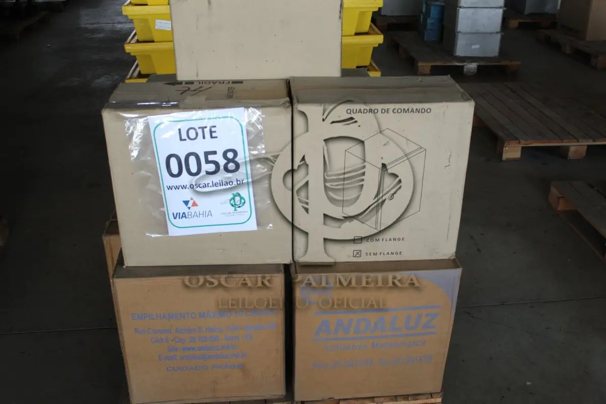 LOTE 058 - MATERIAL DIVERSO