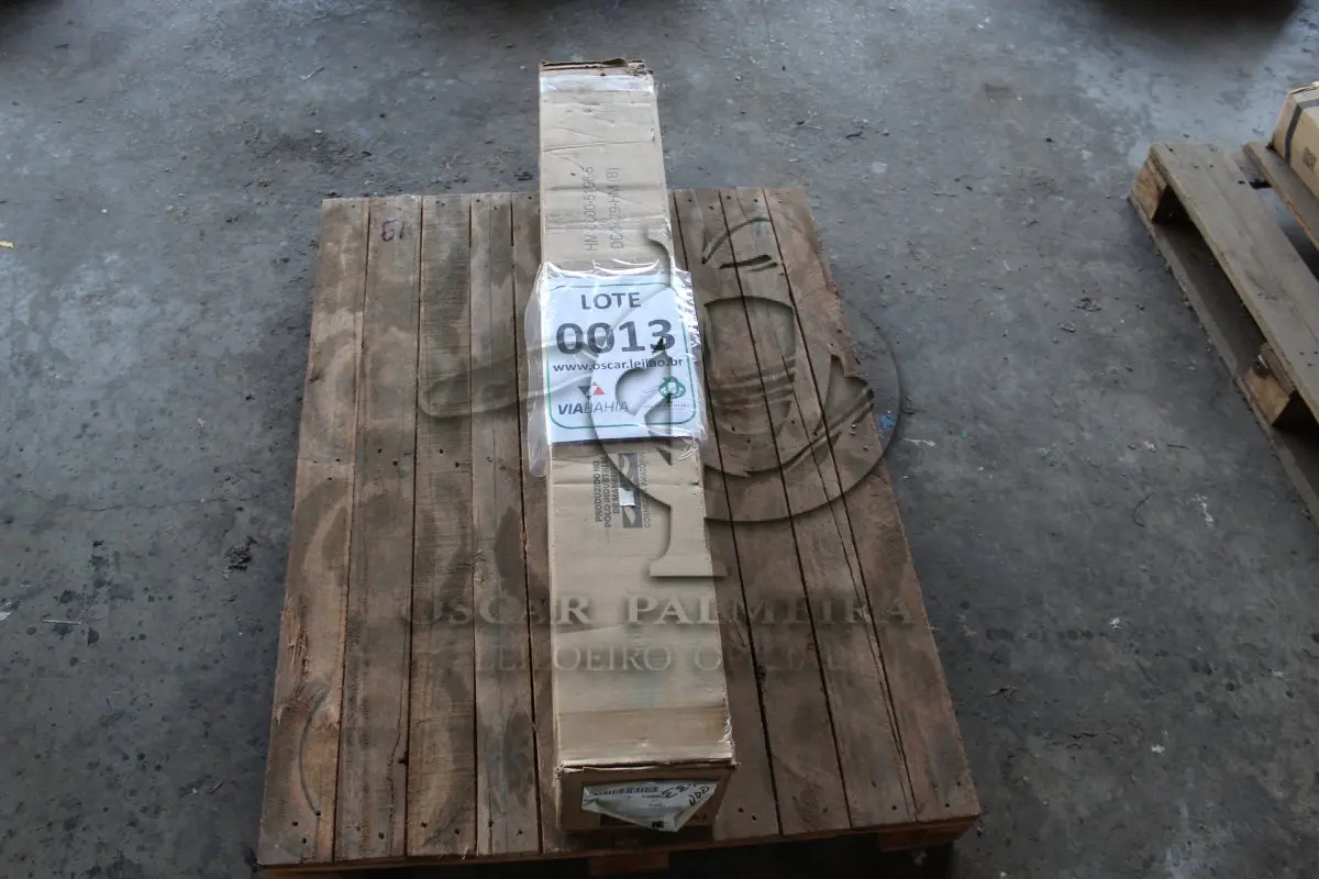 LOTE 013 - MATERIAL DIVERSO