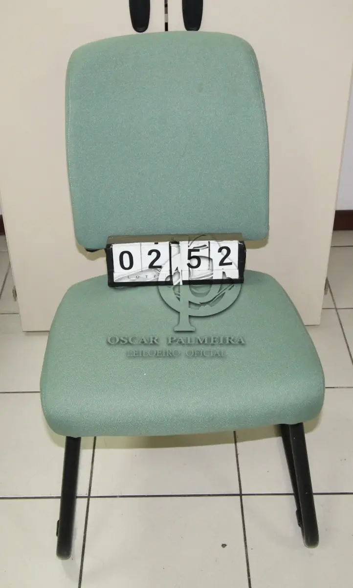 LOTE 252 - LOTE - 0252 - CADEIRA SECRETÁRIA FIXA S/ BRAÇO