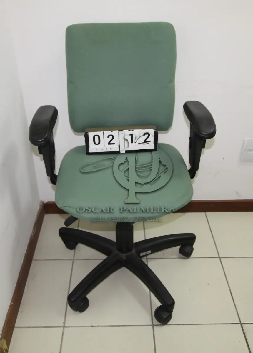 LOTE 212 - LOTE - 0212 - CADEIRA SECRETÁRIA GIRATÓRIA C/ BRAÇO
