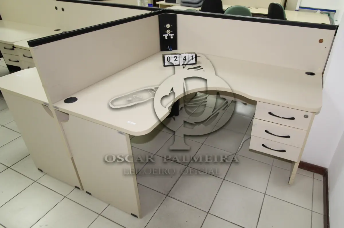 LOTE 241 - LOTE - 0241 - MESA EM L ESTAÇÃO DE TRABALHO CONJ. 2 PÇS.