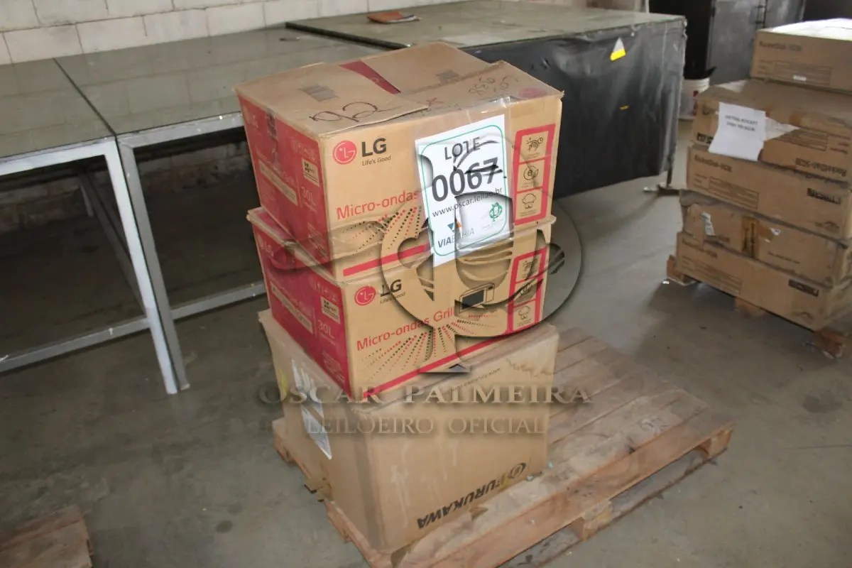 LOTE 067 - MATERIAL DIVERSO