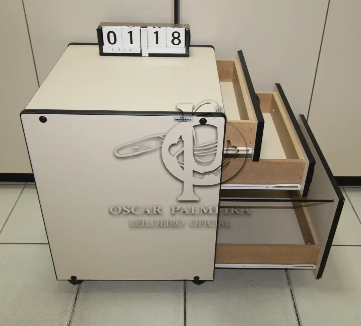 LOTE 118 - LOTE - 0118 - GAVETEIRO 3 GAVETAS