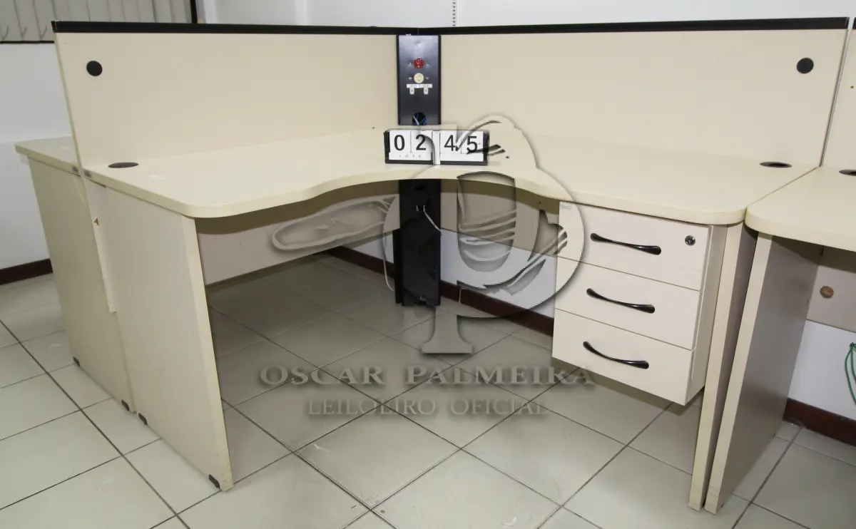 LOTE 245 - LOTE - 0245 - MESA EM L ESTAÇÃO DE TRABALHO CONJ. 2 PÇS.