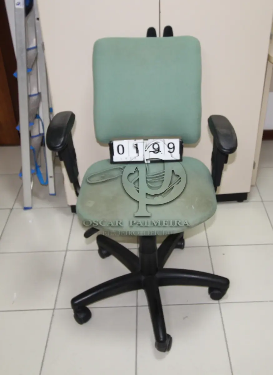 LOTE 199 - LOTE - 0199 - CADEIRA SECRETÁRIA GIRATÓRIA C/ BRAÇO