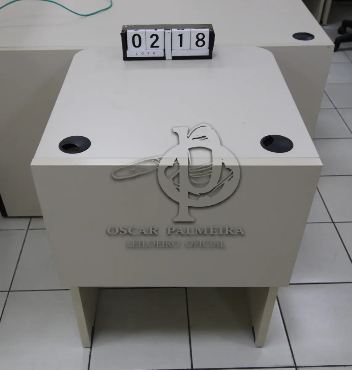 LOTE 218 - LOTE - 0218 - MESA SUPORTE P/ IMPRESSORA