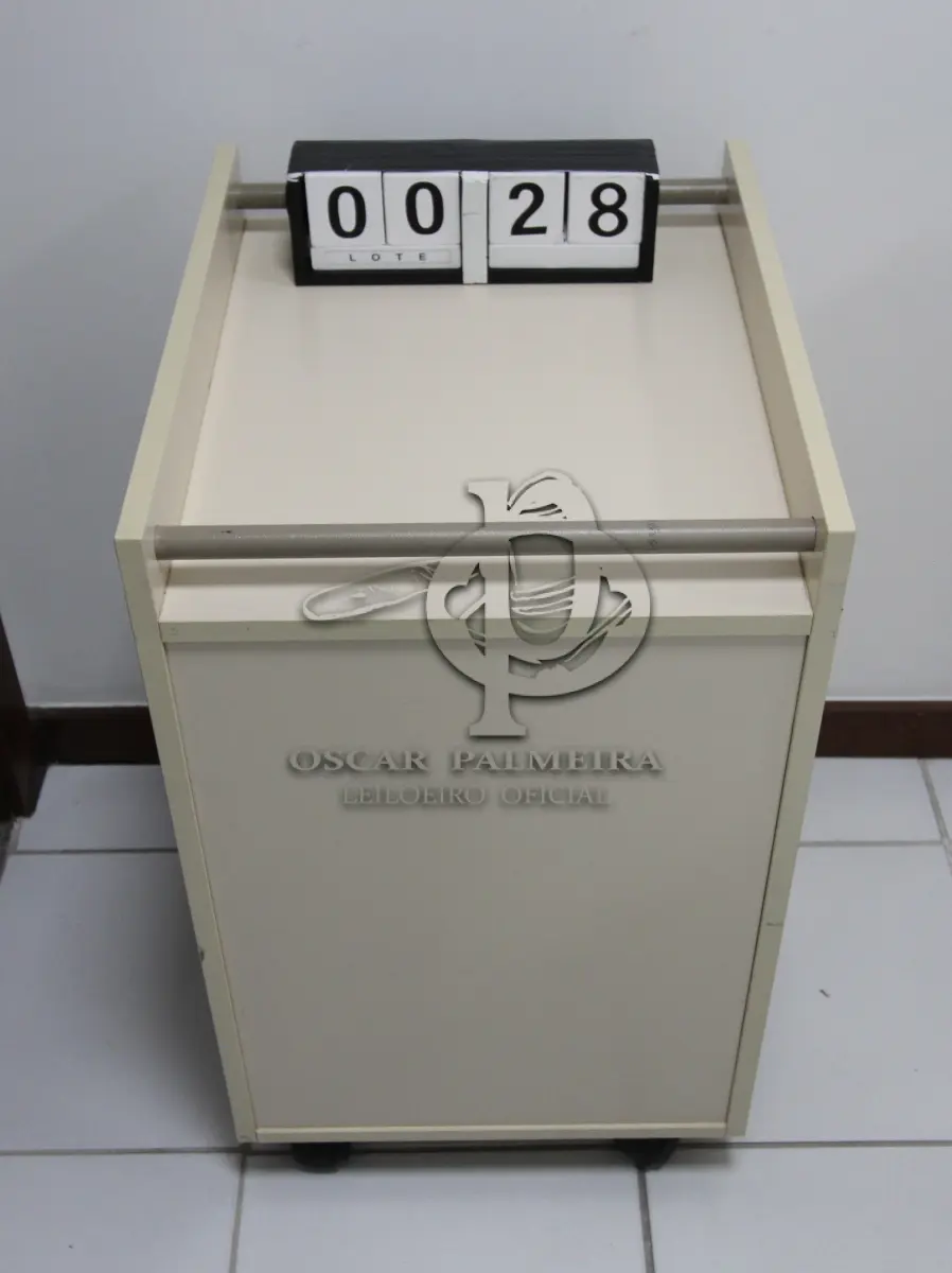 LOTE 028 - LOTE - 0028 - GAVETEIRO 3 GAVETAS